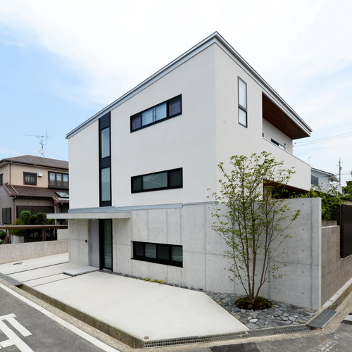 スキップフロア 混構造 8層構成 羽目板天井 半地下書斎
