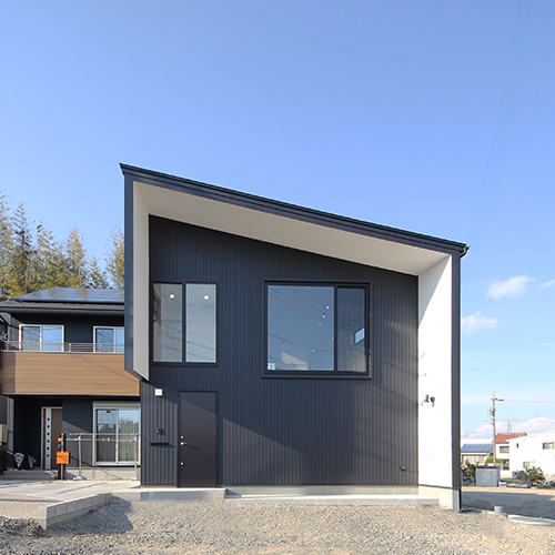 二階リビング アトリエに住まう 箱型住宅